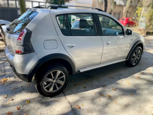 Renault Sandero Stepway 1.6 Expression 105cv - Image 3