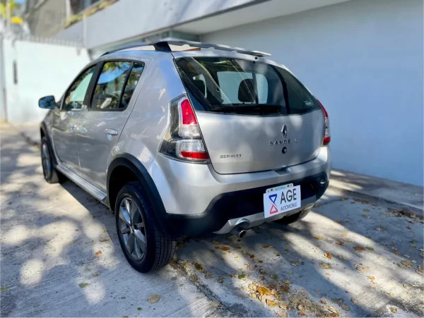 Renault Sandero Stepway 1.6 Expression 105cv - Image 4